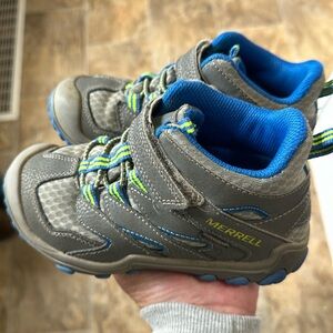 KIDS Size 12 Merrell Hiking Shoe